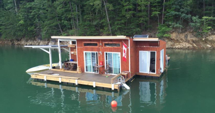 tiny-houseboat
